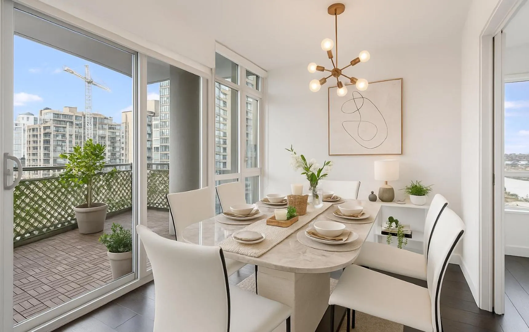 Prestige Living Spacious 2Br High-Rise With Skyline Views Vancouver